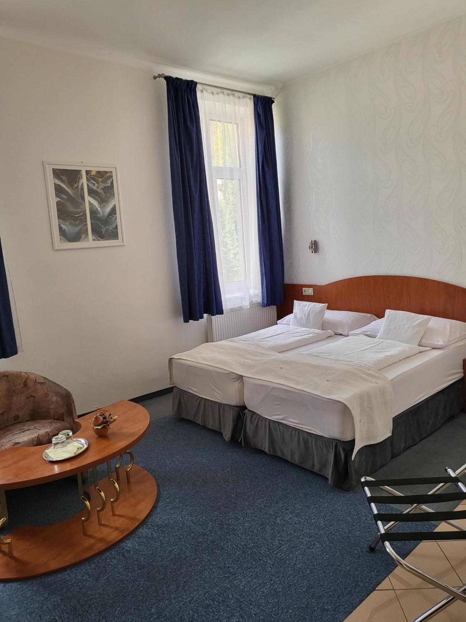 Hotel Margit Trencianske Teplice Exterior photo