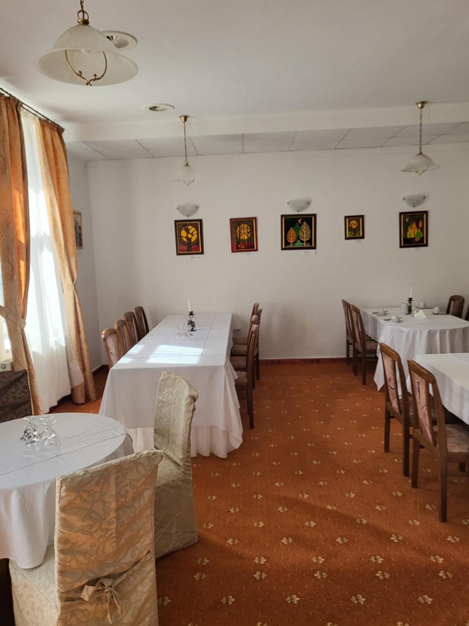 Hotel Margit Trencianske Teplice Exterior photo